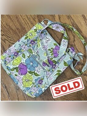 EUC Vera Bradley Quilted Hipster Crossbody Bag Watercolor Floral